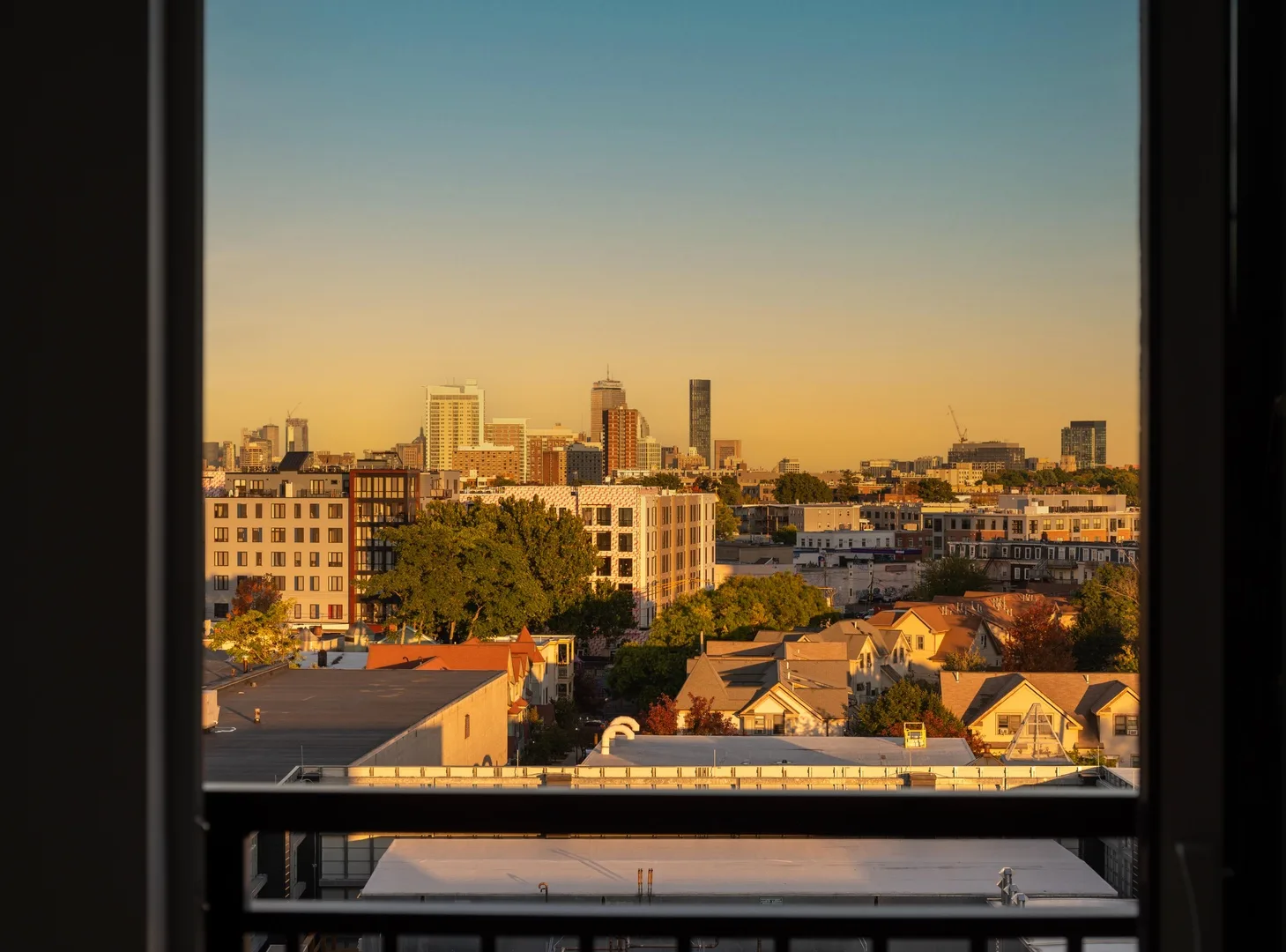 Breathtaking views from Alder’s balconies, where every sunset feels like a personal masterpiece.